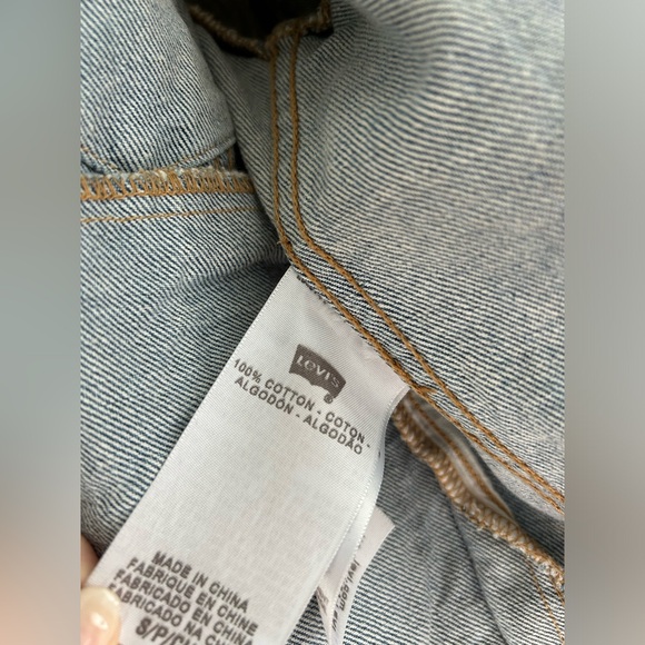 Levi’s 100% Cotton Vintage Fit Denim Trucker Jacket - Picture 9 of 9